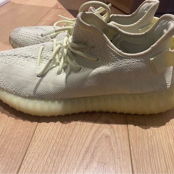 YEEZY BOOST 350 V2 BUTTERS - Picture 4 of 6